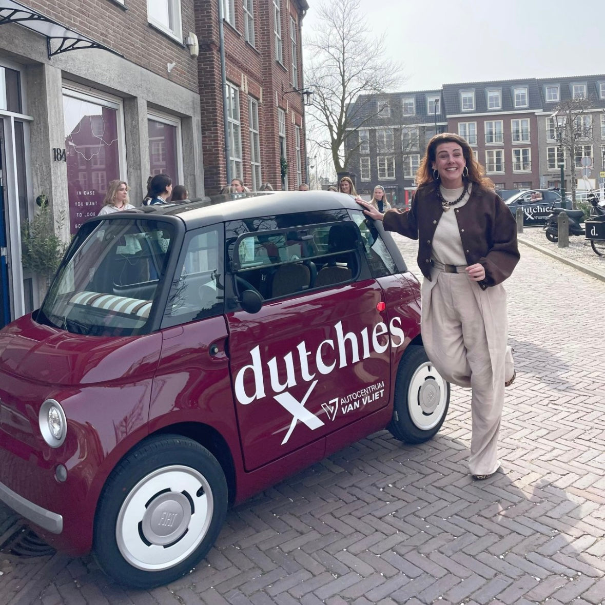 Surprise! 💖 We have our very own Dutchies cars!