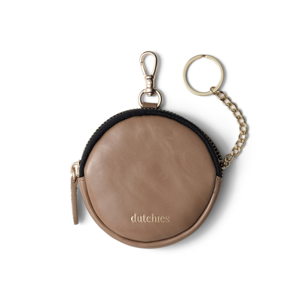 Mini-Handytasche Emma | Mocha - stilvolle runde Tasche aus mochafarbenem Leder, perfekt für unterwegs.