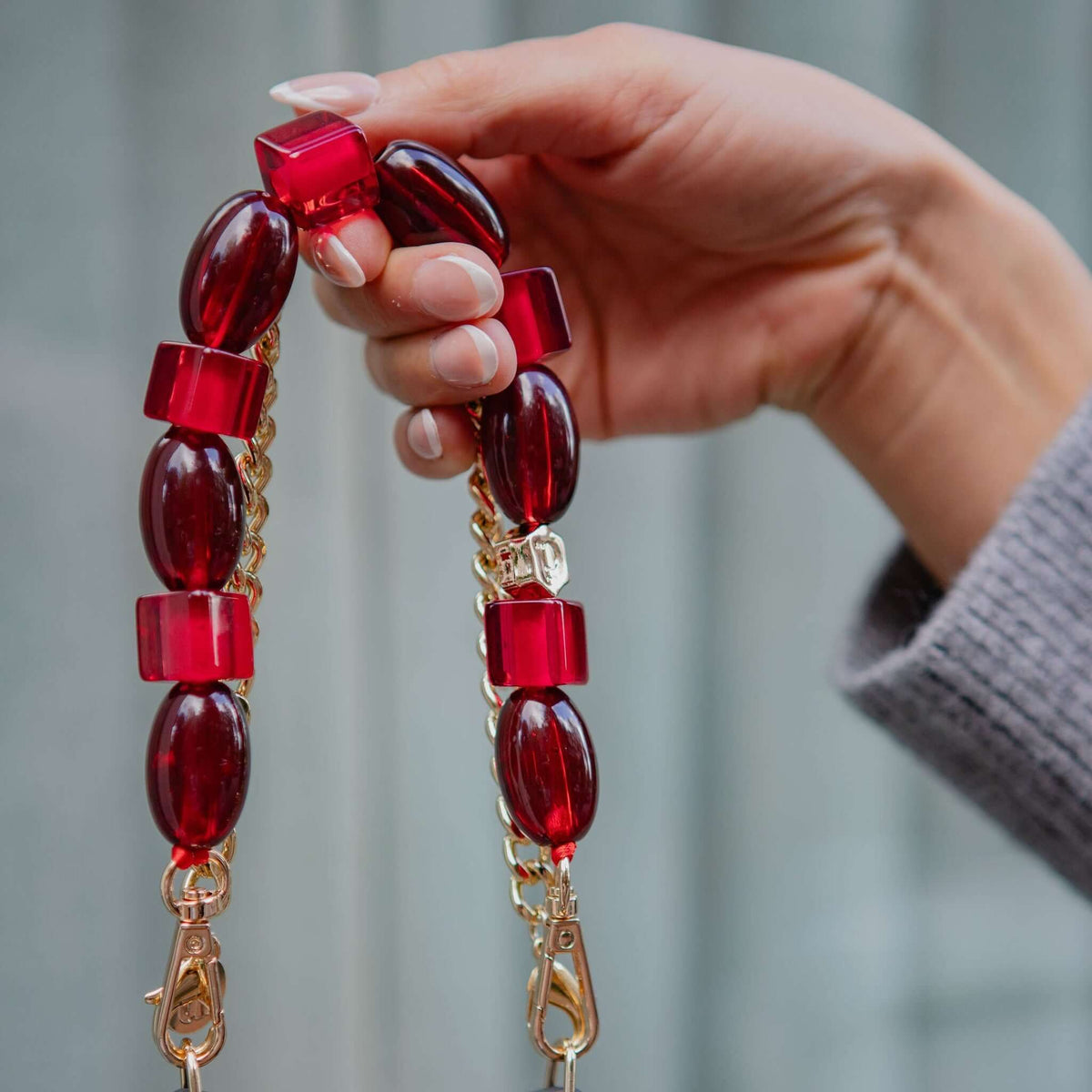 Charm Set | Samsung | Snake Red | Franky - Stylish red beaded phone charm for convenience and flair.