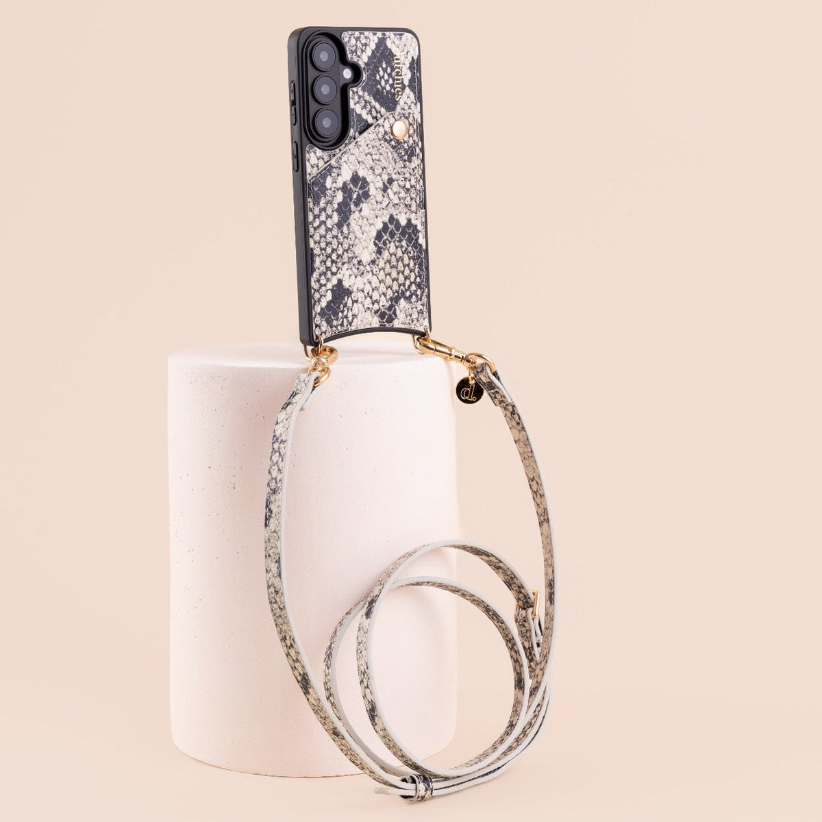 Classic Set | Samsung | Snake: Stylish Samsung case with a sleek snake design and slimline strap for modern convenience.