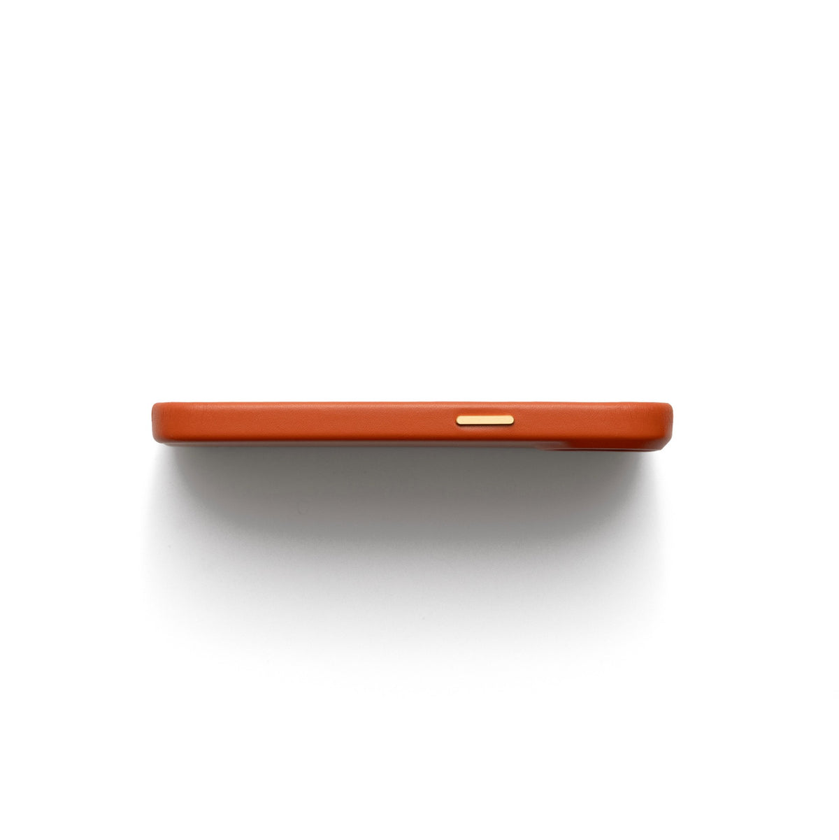 iPhone Hülle | Orange (Full Wrapped) - schlanke Seitenansicht mit luxuriösem Leder-Finish.