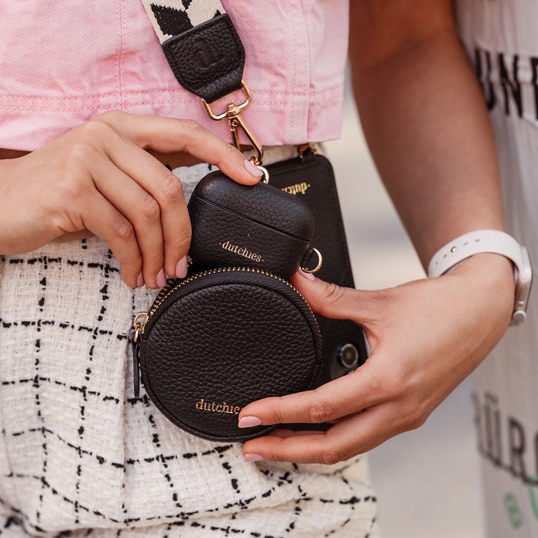 Full Leather Airpod cases | Black | Only €29.50 | Dutchies