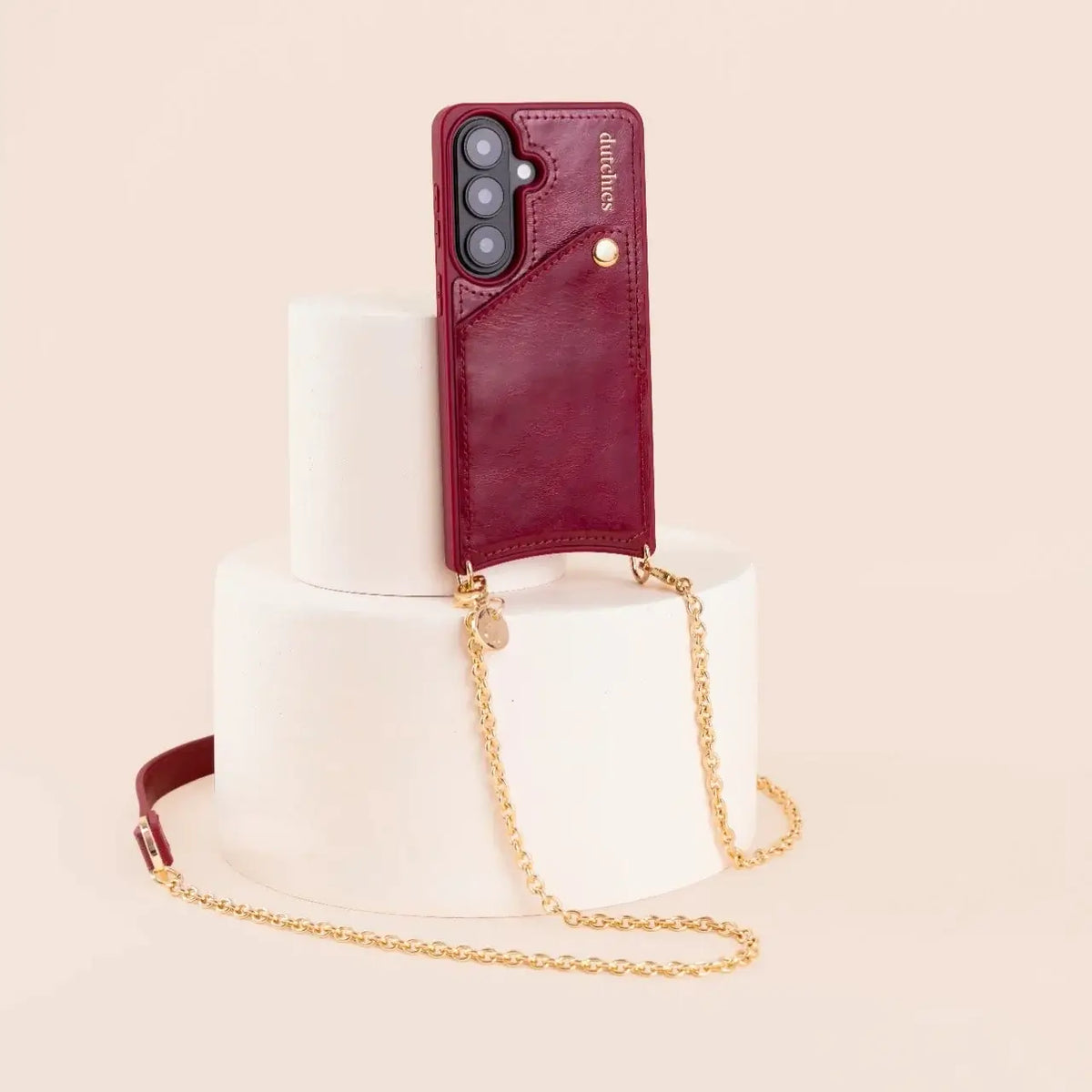 Spanish Chain Set | Samsung | Raspberry Red - stylish phone case with gold chain on display.