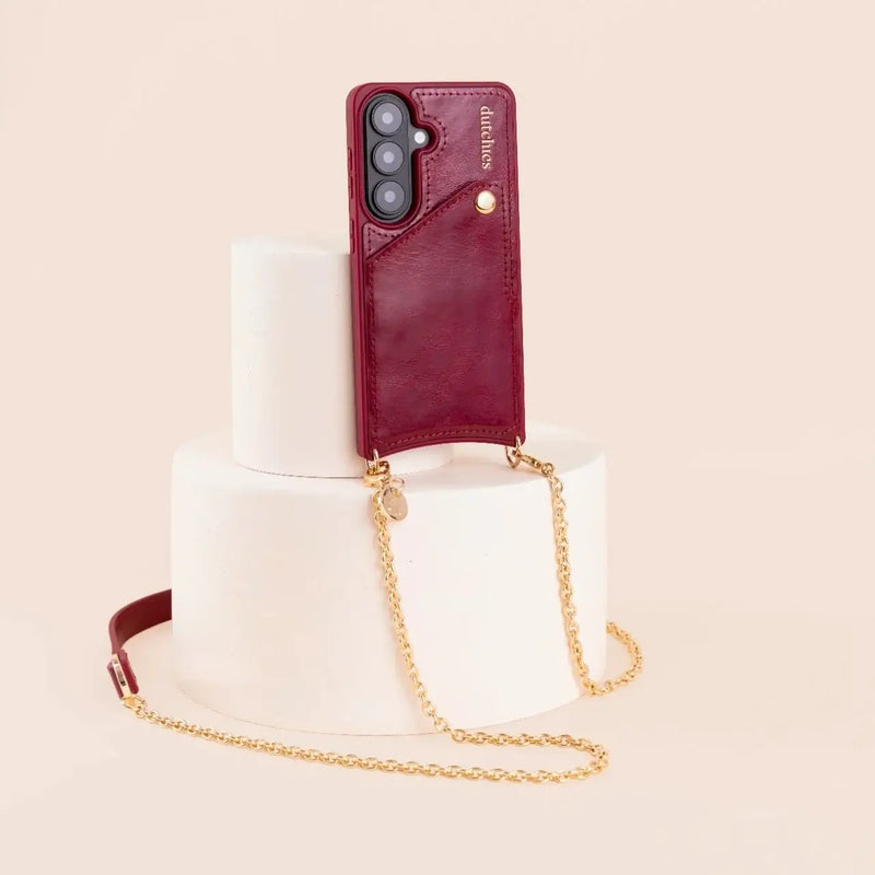 Spanish Chain Set | Samsung | Raspberry Red - stylish phone case with gold chain on display.