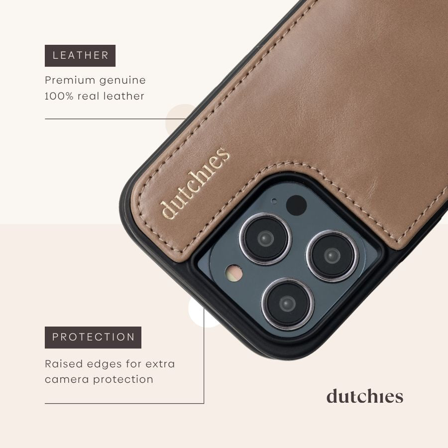Funda para iPhone | Mocha en primer plano, mostrando cuero premium y bordes elevados para proteger la cámara