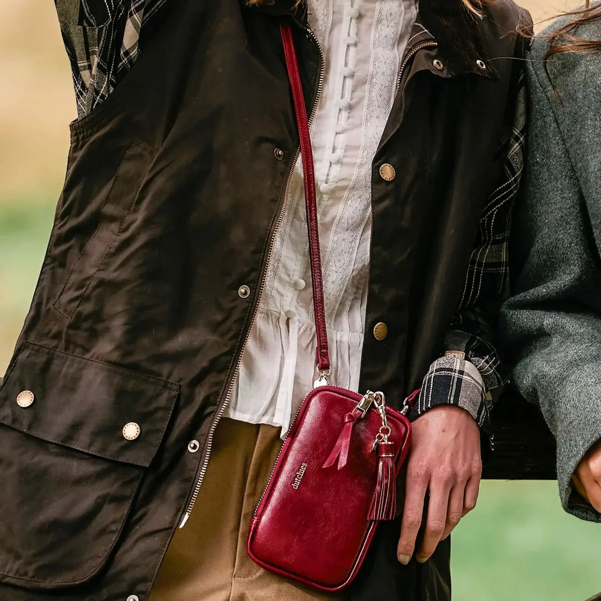 Dutchies | Tassel | Raspberry Red
