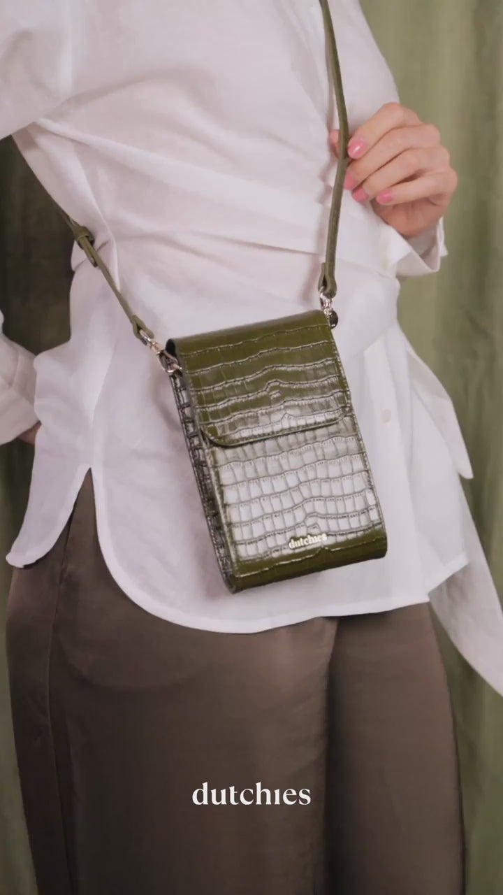 DUTCHIES_PhoneBag_ProductUse__9x16_Video_v2.mp4
